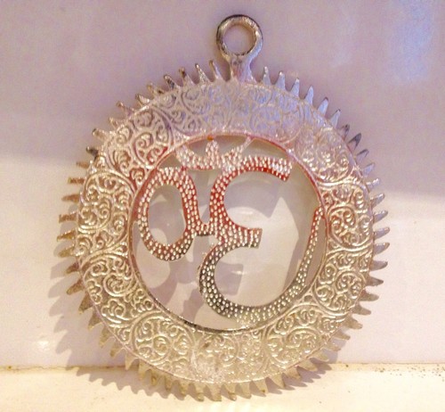 Símbolo de placa de latón OM AUHM 6" AUHM mantra hindú Gaytri colgante de pared decoración del hogar - Imagen 4 de 4