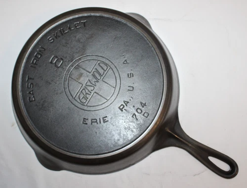 Griswold #8 Cast Iron Skillet 704D Slant Logo ERIE Double Pour Spout Heat Ring