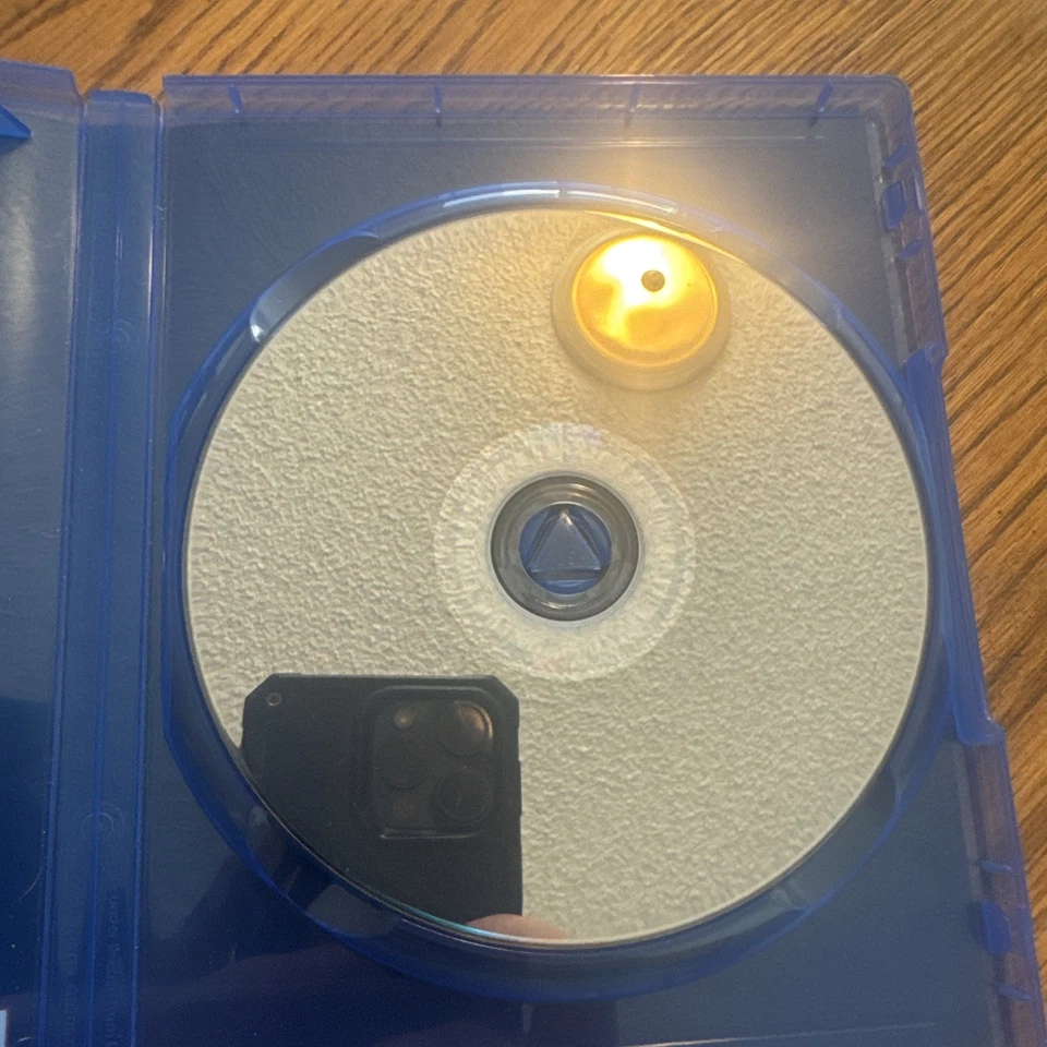 Grand Theft Auto: The Trilogy Definitive Edition (Sony PlayStation 4) PS4 Foto 3 de 4