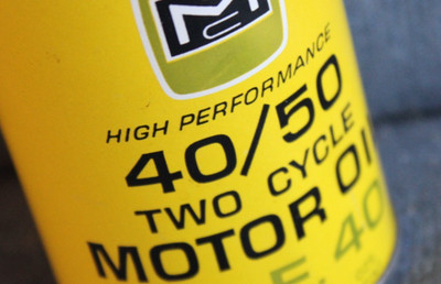 GREAT SHAPE~ 1960s era McCULLOCH 40/50 TWO CYCLE MOTOR OIL Old Metal Oil Can