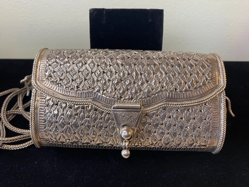 ANTIGUO BOLSO DE MANO HECHO A MANO DE PLATA 925 MACIZA CON CORREA DE ESLABONES DE CADENA DE PLATA Foto 2 de 4