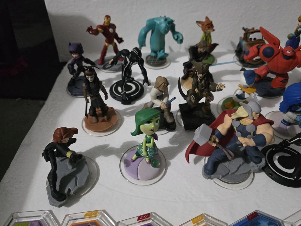 Bonecos Disney Infinity 2.0/3.0 mais moedas bônus + 3 portais + jogos Xbox LOTE - Imagem 3 de 4