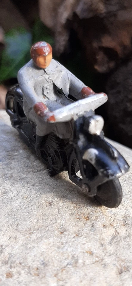 Antiguo Dinky Toys Civil Die-cast Metal Motocicleta y Jinete 37A 1946-1954 Foto 4 de 4