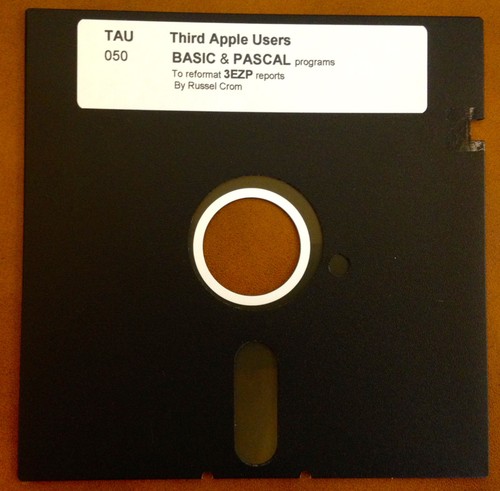 Third Apple User's Group - 8 Disk Lot / Apple III Home Computers - Picture 18 of 19