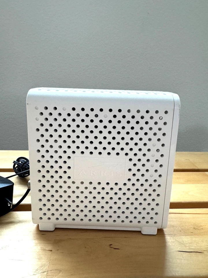 ARRIS SURFboard SB6183 DOCSIS 3.0 Cable Modem- White - Image 2 of 4