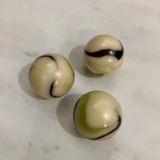 Possibly A Lot Of 3 25mm Sloth Glass Marbles Unsure Of Manufacture