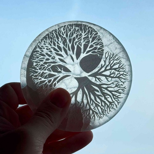 Selenit Lebensbaum Platte rund – Yin Yang 10,4 cm für Edelstein-Energie - Bild 3 von 3