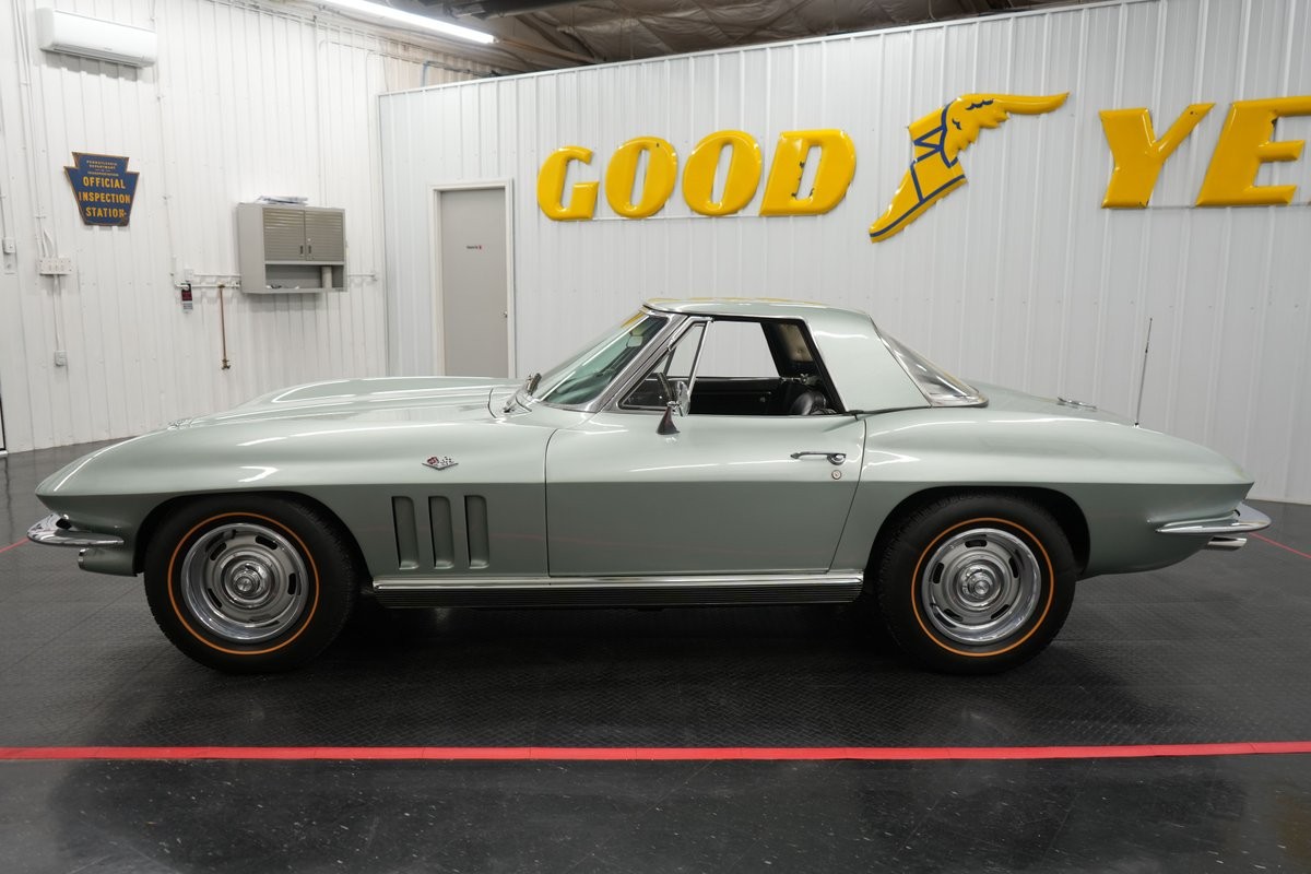 1970 Yellow Chevrolet Corvette   | C3 Corvette Photo 5