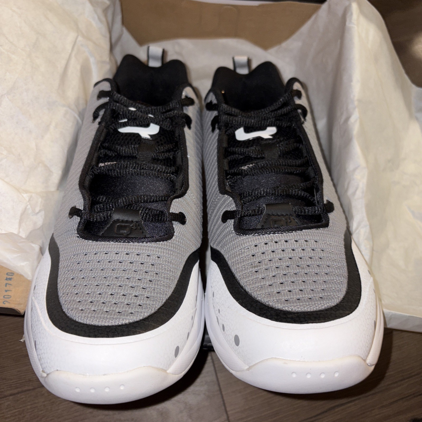 SAOLA Scarpe da basket Q4 "Bright White" e rosse uomo taglia 11 5 nuove