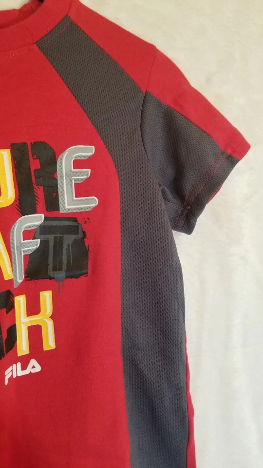 Camiseta FILA para niño "Future Draft Pick" roja + gris tema fútbol talla 5/6 Foto 4 de 4