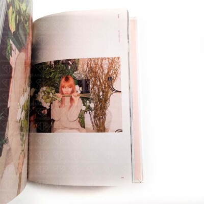 TWICE 1st Photo Book ONE IN A MILLION Nayeon Jeongyeon Momo Sana