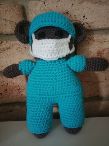 Hand crocheted Amigurami Hero Bear - free postage  - Picture 1 of 2