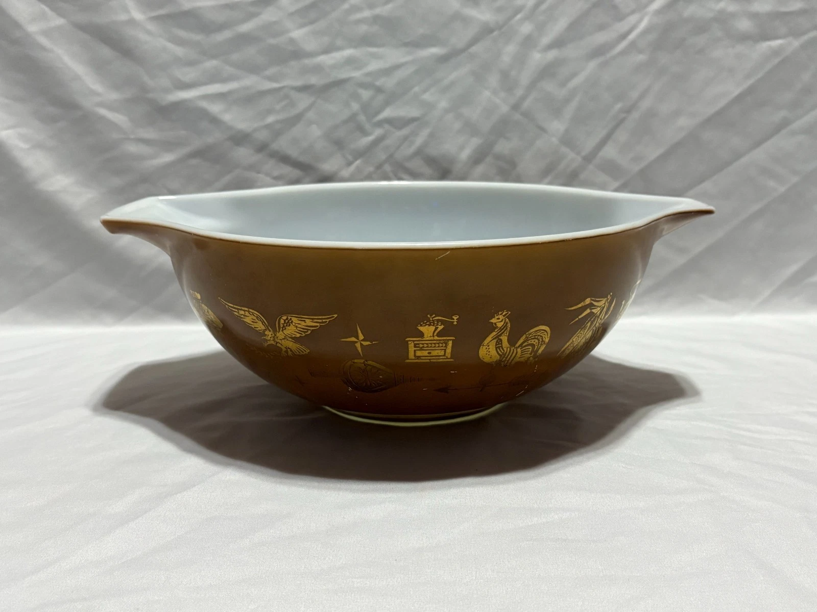 Vintage Pyrex Early American 13" Cinderella 4-Quart Mixing Bowl #444 Brown Gold