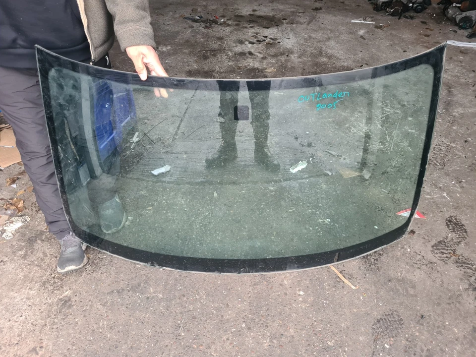 MITSUBISHI OUTLANDER MK1 2005 FRONT WINDOW WINDSCREEN GLASS