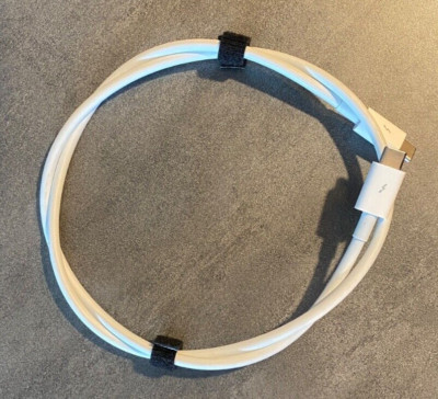 Apple Thunderbolt 3 USB-C USB-C White Genuine Apple Cable 0.8m
