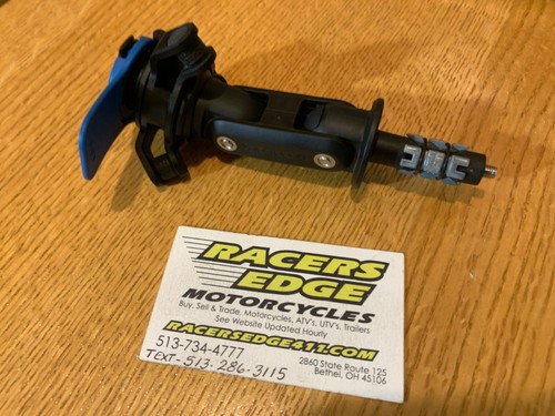 OEM Genuine Quad Lock Cell Phone Holder Center Stem Mount Motorcycle Vibration - Photo 2 sur 17