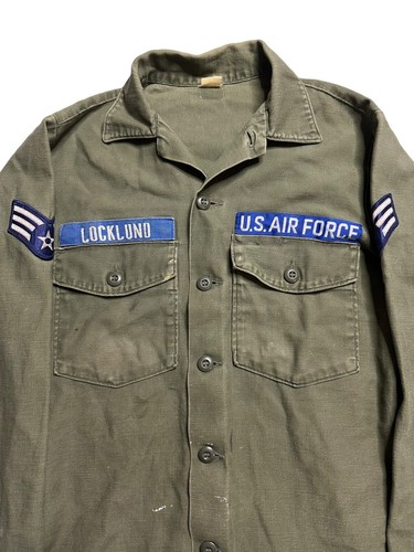US USAF OG 107 Button Up Field Shirt  60s Air Force Medium Senior Airman Patches