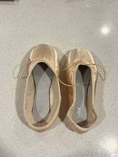 Bloch Balance European Pointe Shoes 4 1/2 x 