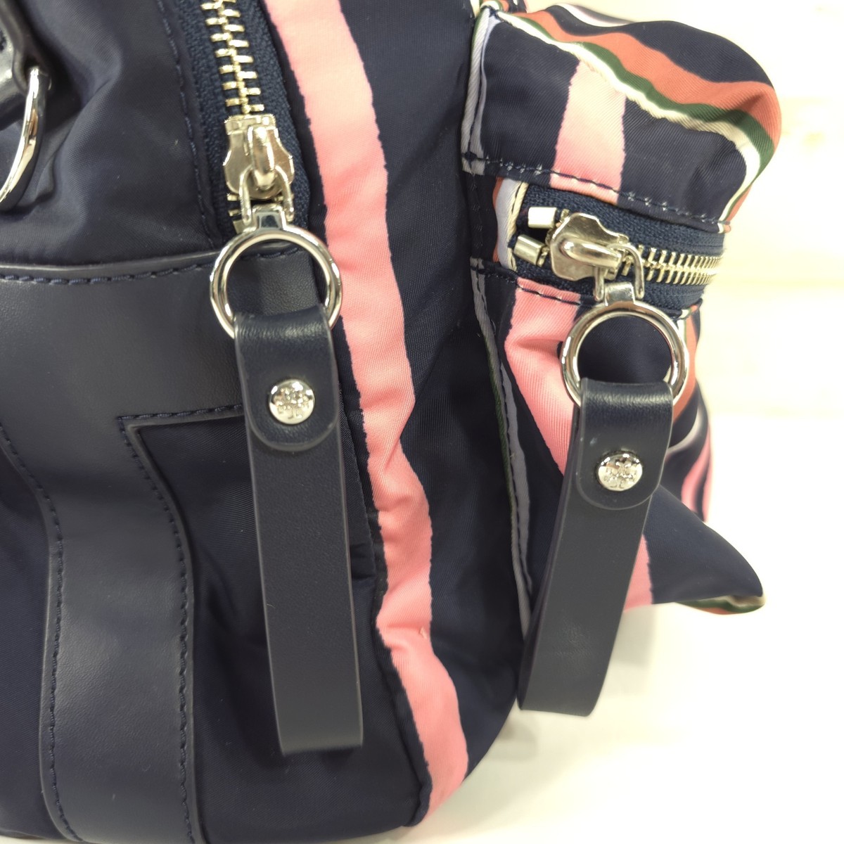 TORY BURCH TILDA STRIPED NYLON MEDIUM BACKPACK WITH ZIP  display picture 2
