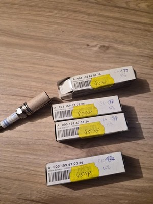 4x Mercedes Benz Original Zündkerze A003159670326