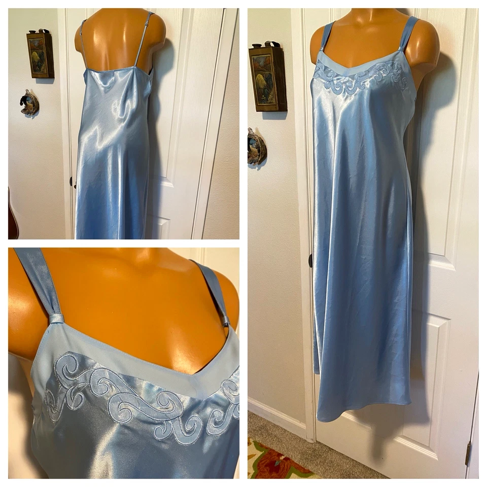MORGAN TAYLOR INTIMATES PERIWINKLE BLUE SATIN W/ SCROLL APPLIQUE NIGHTGOWN SZ M - Image 2 of 4