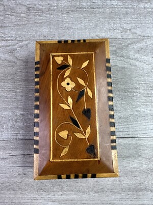 Handcrafted Keepsake Cedar Box 7.5'' X 4'' X 1.75'' Floral Detail Multicolor