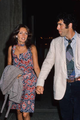 Elliott Gould and Brazilian American actress Jennifer O Neill atte- Old Photo 1