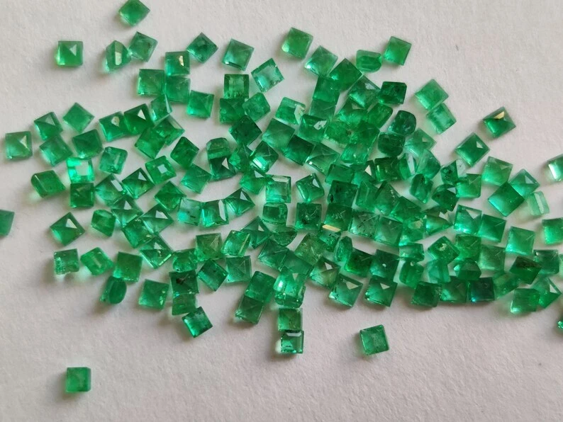 AAA Quality 10 Pcs Natural Emerald 1.75mm Square Calibrated Size Loose Gemstone - Image 2 of 4