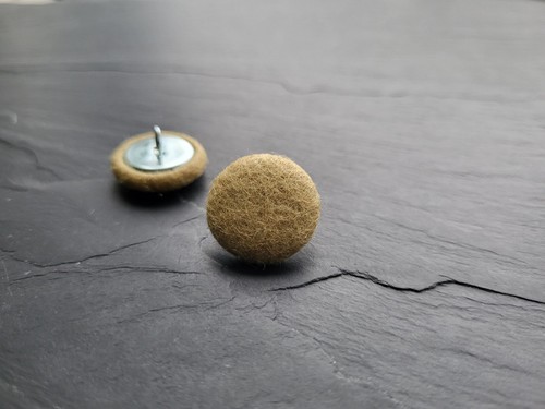 Felt Buttons 100% wool in Grey & Cream Colours in sizes 14, 19, 23, 25 or 31mm - Picture 5 of 15