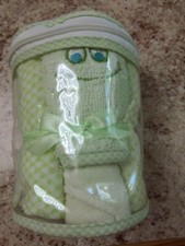 NEW 8 Infant Soft Washcloths Green White with Smiley Face Puppet Shower Gift