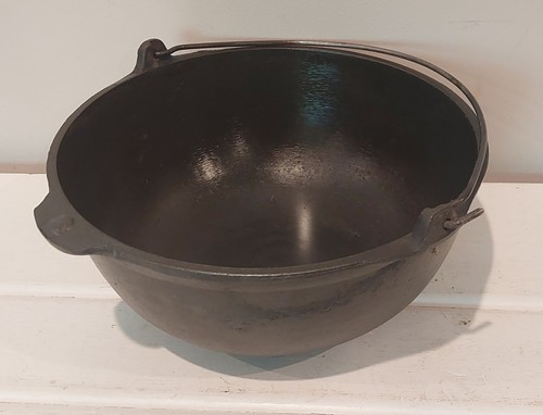 CLEAN Gate Marked 1800s 10" Cast Iron Scotch Bowl, Good Bail, Not Rust.