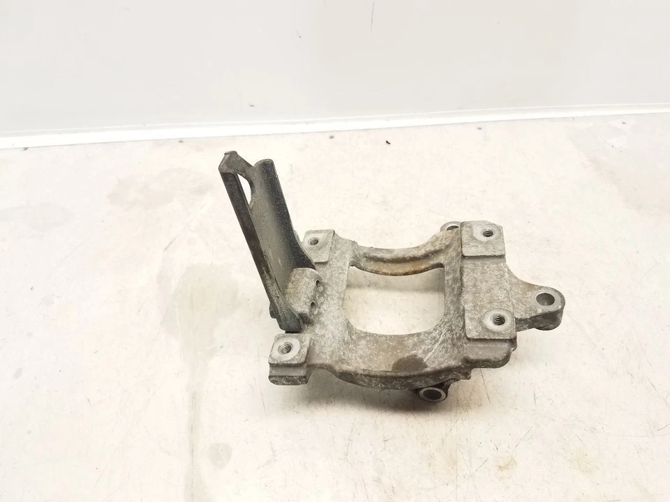 2014 Subaru Legacy Outback (2.5L / CVT) AC Compressor Bracket - Image 4 of 4