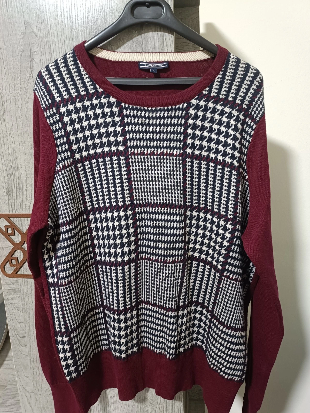 Tommy Hilfiger Men's XL Sweater Burgundy Wool Blend Houndstooth Pullover Luxury