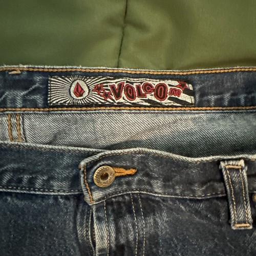 Men's Genuine VOLCOM Blue Jeans s-40/ 32 Excellent condition ! - Picture 2 of 5