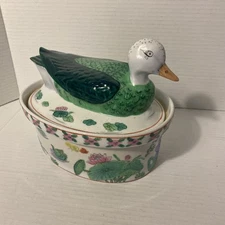 Vintage Duck Stoneware Casserole Chinese Covered Baking Dish 9”x4”