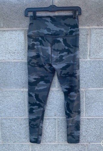 Beyond Yoga Leggings High Waist Gray Camouflage 7/8 Compression Size Medium - Picture 4 of 12