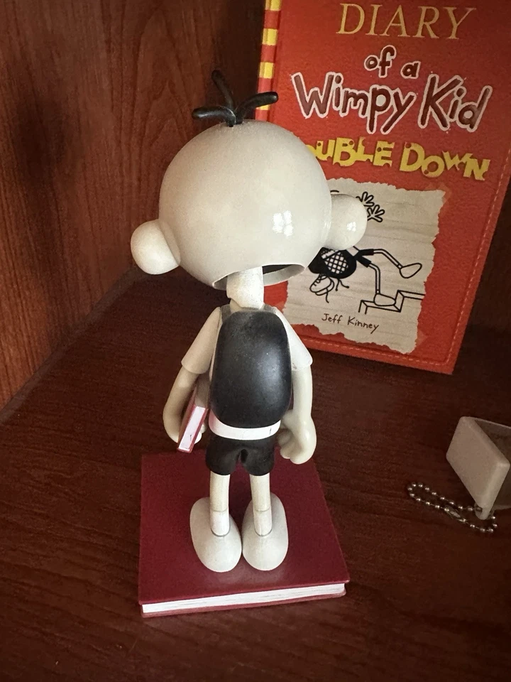 "diary of a wimpy kid" Lot "Double Down" Signed Book, Figurine,  Greg Heffley - Image 4 of 4