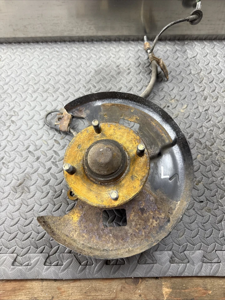 1989–1994 Nissan 240SX S13 Front Left Driver Suspension Knuckle Spindle Upright - Image 2 of 4