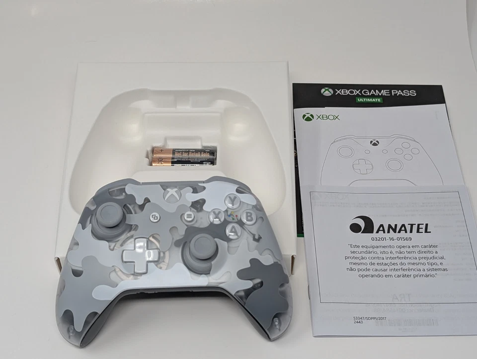 Microsoft Xbox One Controller Arctic Camo - CIB Open Box - Image 4 of 4