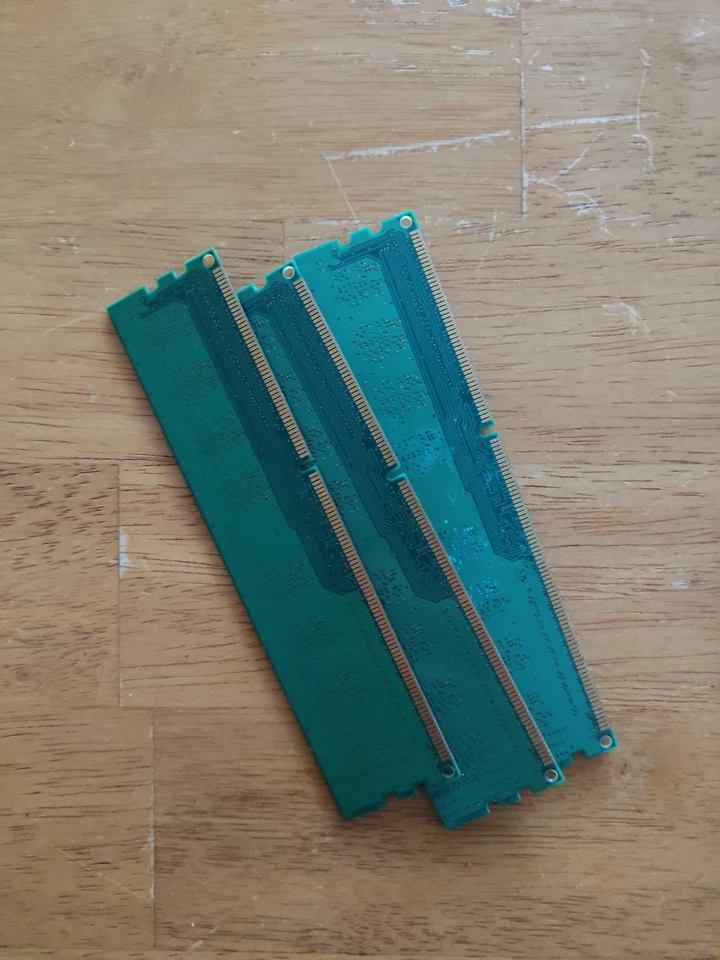 hynix DD3 RAM 3GB - 3x1gb sticks - Image 3 of 4