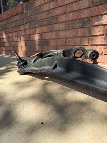 2015 Chevrolet Silverado 3500 Lower Control Arm Driver Front / 20AD - Picture 4 of 10