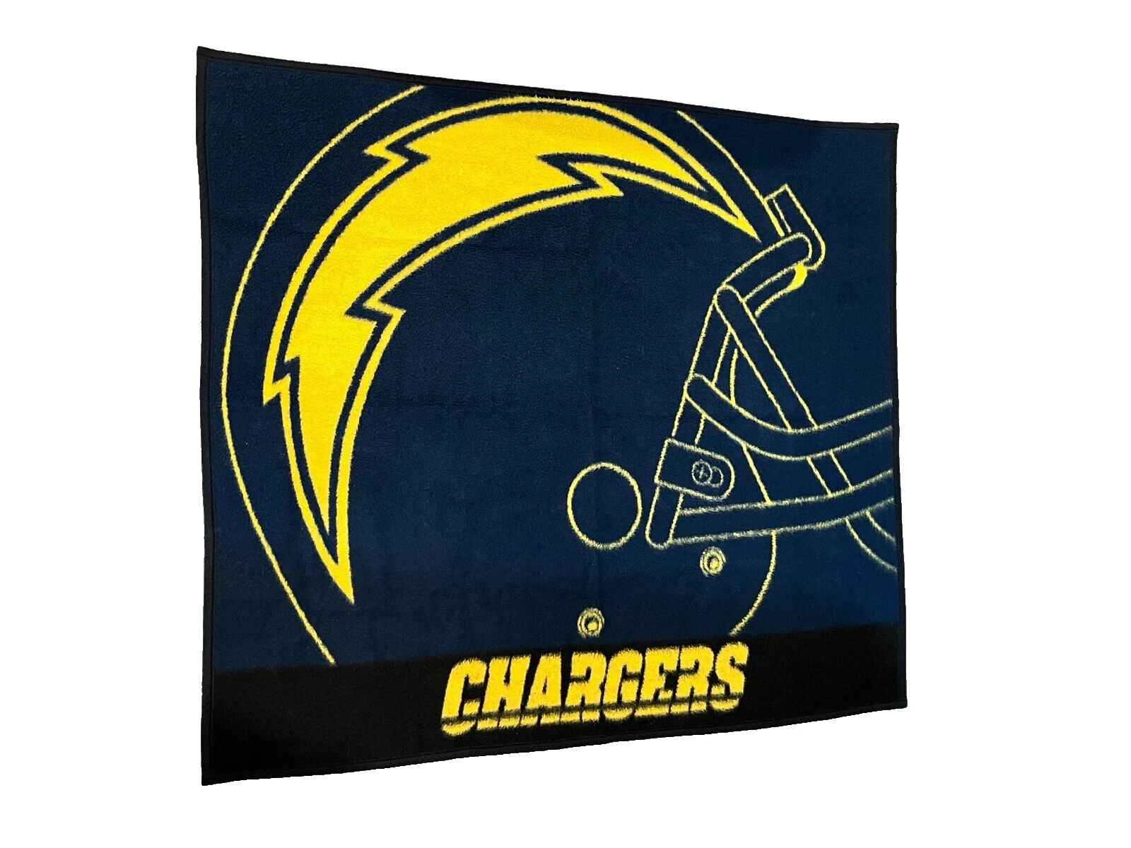 Colchas tejidas y Deportivo Negro tiran Mantas