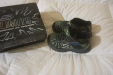 Preowned Toddler's Size 8 Tuff Track Sneakers Lights Powered by Skechers