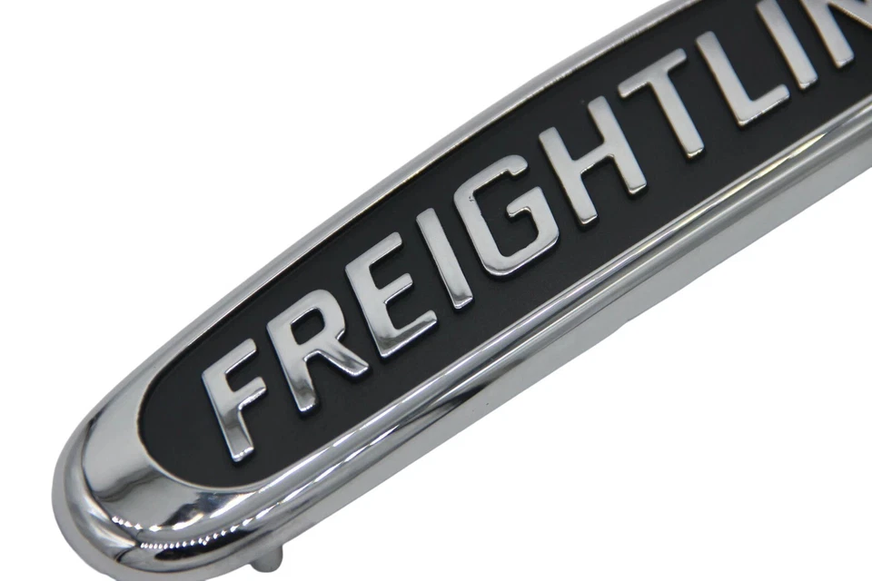 Pegatina insignia emblema parrilla cromada 1 pieza se adapta a Freightliner cromo negro 10" Foto 3 de 4