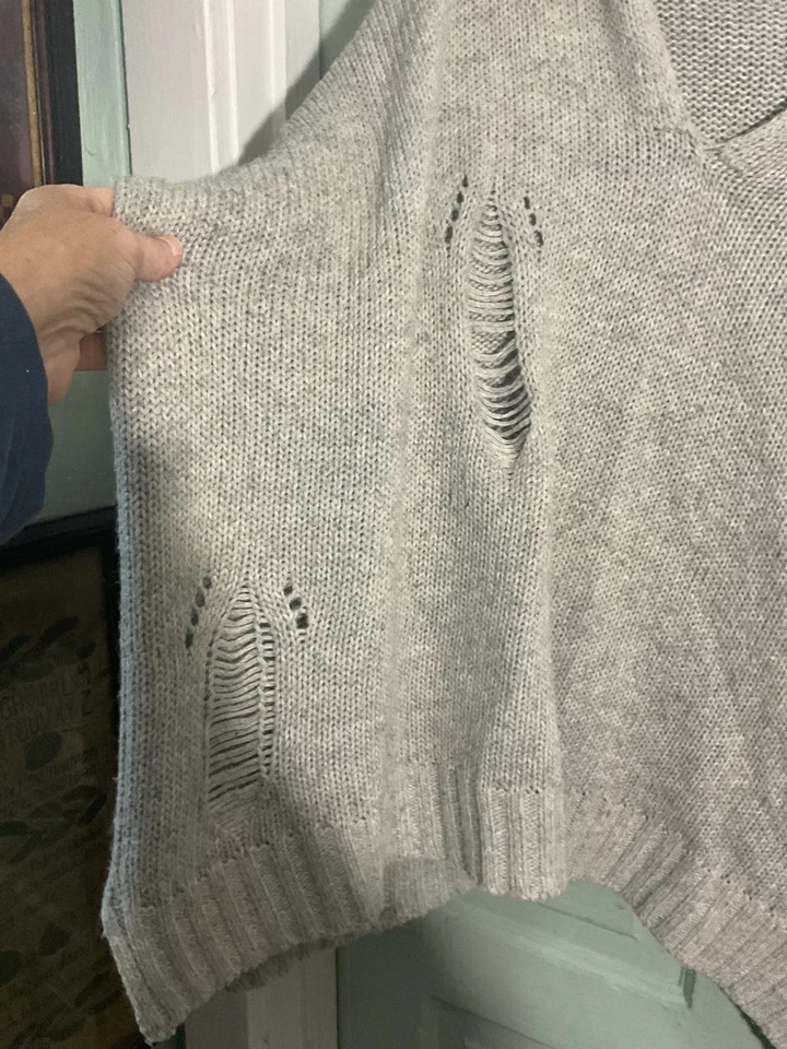 Suéter Cecico desgastado gris de gran tamaño tejido con cuello en V y capucha hasta 2X Foto 4 de 4