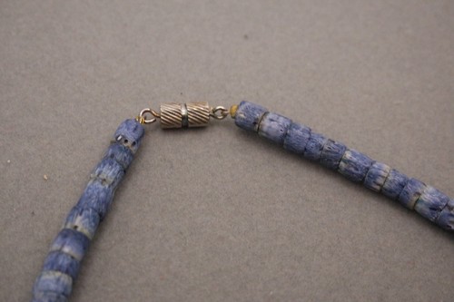 VINTAGE NATIVE AMERICAN DENIM SPONGE CORAL HEISHI BAED TIGER EYE HORN PENDANT - Picture 6 of 7