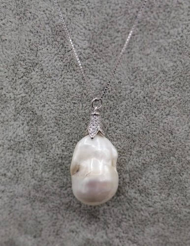 COLLANA IN ORO BIANCO 18 KT TIT 750 CON PERLA SCARAMAZZA AUSTRALIANA NATURALE - Foto 4 di 4