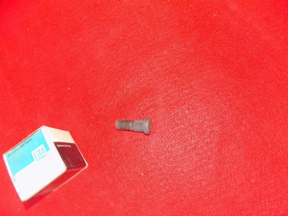 Parafuso traseiro Chevrolet 1970-60 GMC 1970-66 1966 Chevrolet P20 30 Series - Imagem 2 de 3