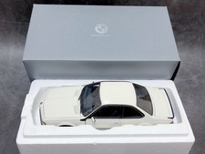 1/18  AUTOart BMW M 635 CSi M6 Alpine White 627552