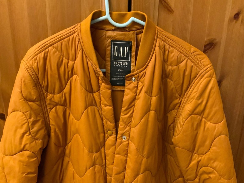 GAP Quilted Jacket Size:S Tall, Water Resistance